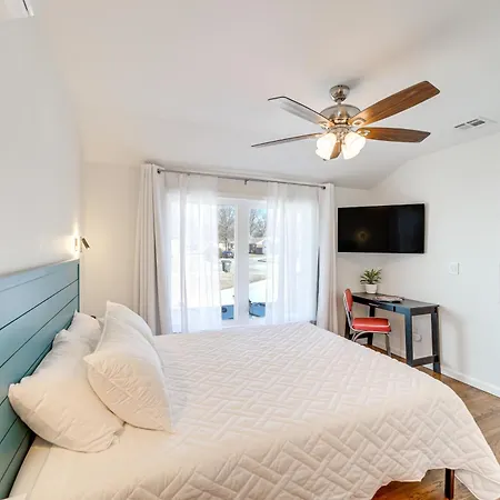 Walk To Brookside Chic Tulsa Studio With Patio!
